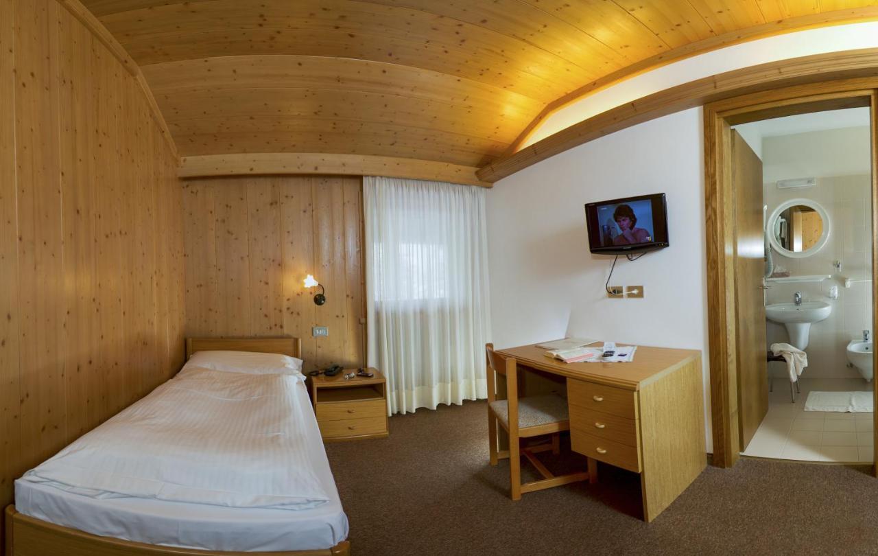 Hotel Gran Mugon Vigo di Fassa Δωμάτιο φωτογραφία