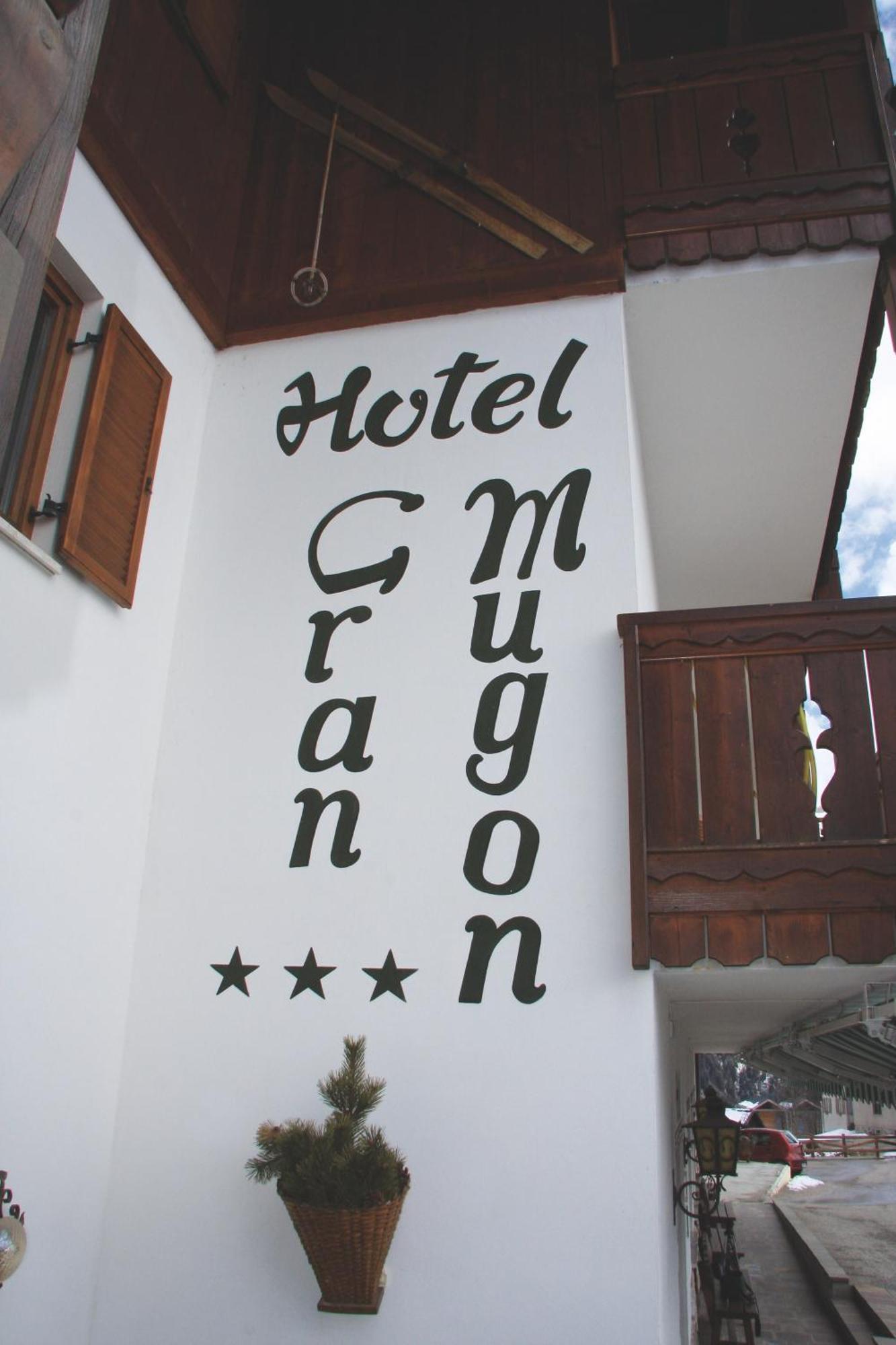 Hotel Gran Mugon Vigo di Fassa Εξωτερικό φωτογραφία
